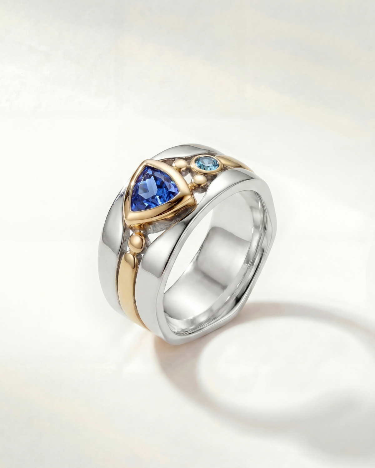 Oriana ring